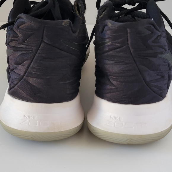 Nike Kyrie 3Black Multi-Color 852395-009 (Men's size 11) - Picture 4 of 6